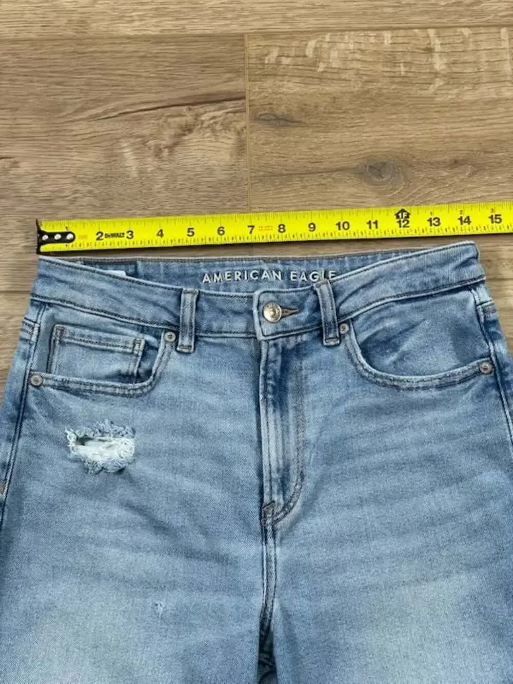 American Eagle Mom Jeans Womens 6 Long Light Wash Distressed Stretch High Rise